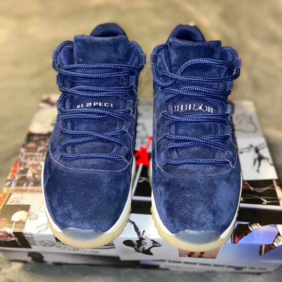 Air Jordan 11 Retro Low ‘Derek Jeter Re2pects’ - Picture 2 of 4